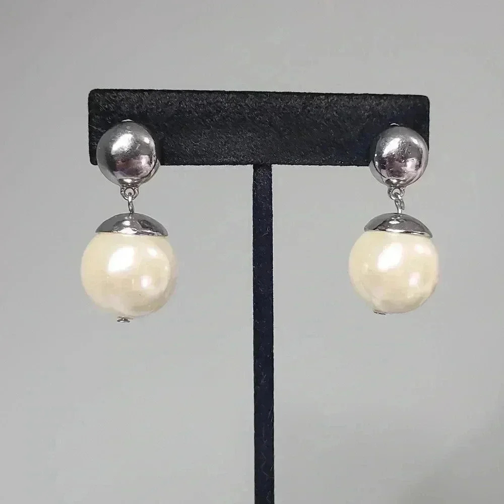 Vintage faux pearl drop earrings